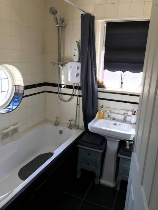 The Beach House South - Blackpool - Entire Holiday Home Luaran gambar